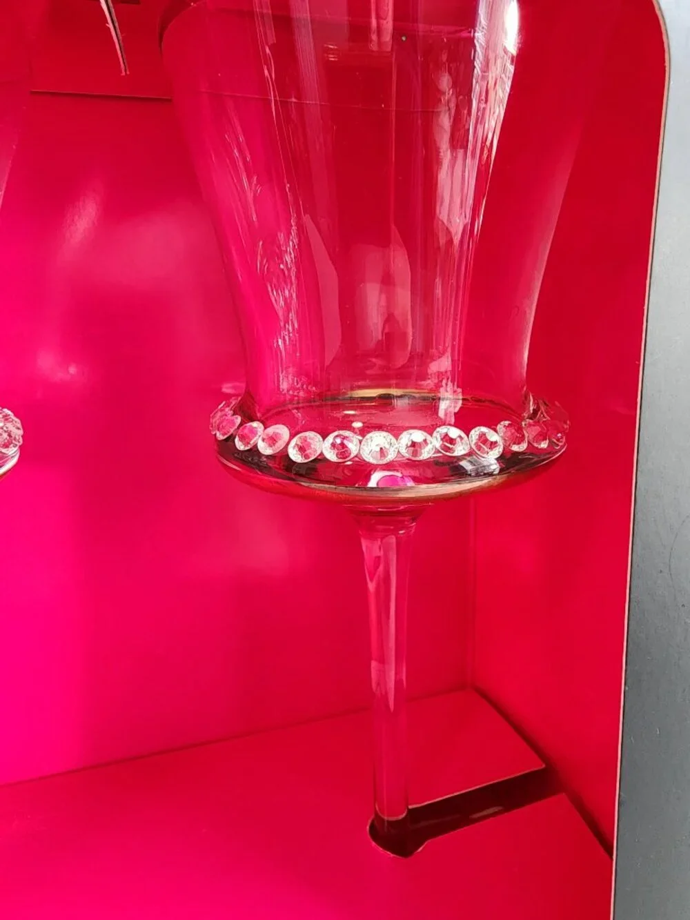 Christian Siriano Set of 2 Rhinestone Decorative Wine Glasses 13.4 oz NIB